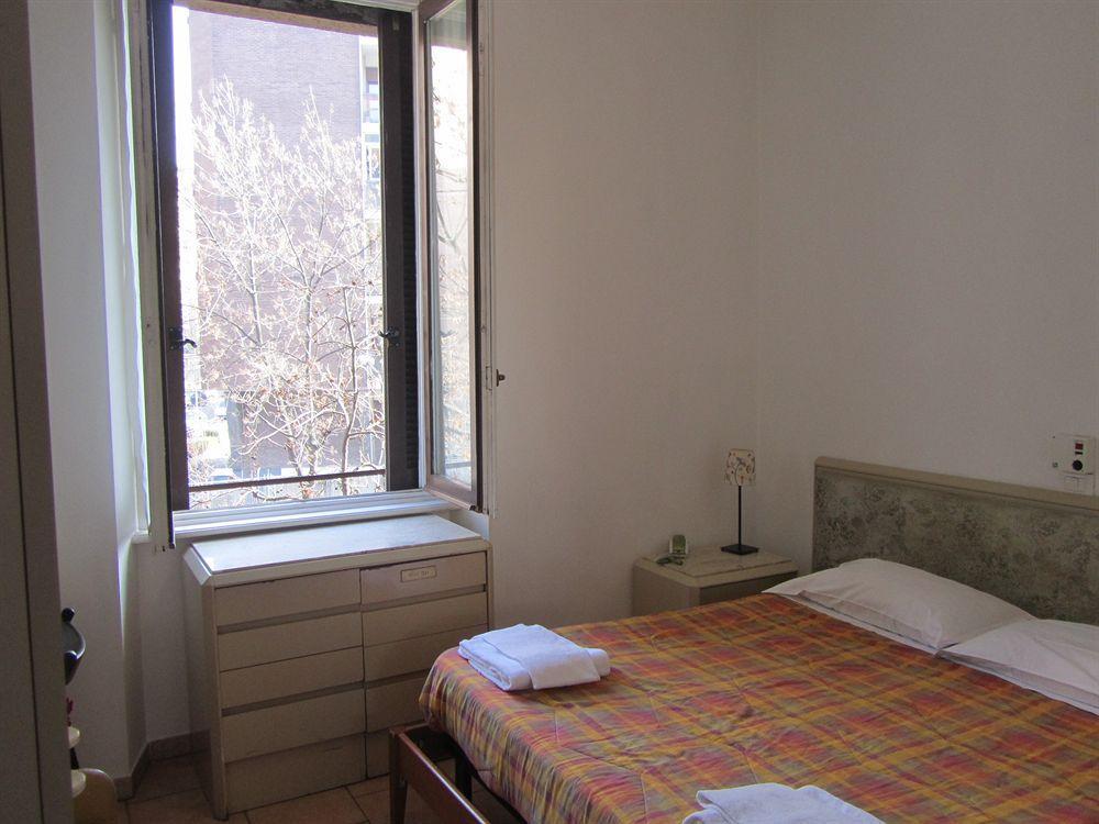 Hotel Gambara Milan Bagian luar foto